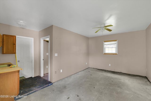 2411 Sherry Rd, Louisville, KY 40217