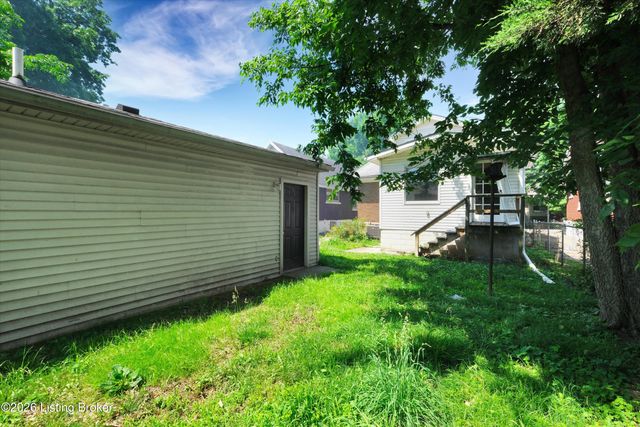 2411 Sherry Rd, Louisville, KY 40217