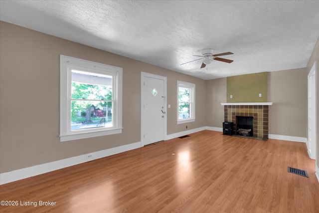 2411 Sherry Rd, Louisville, KY 40217