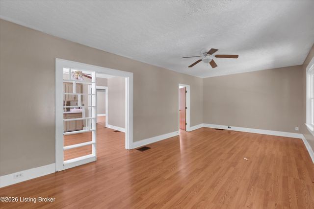 2411 Sherry Rd, Louisville, KY 40217