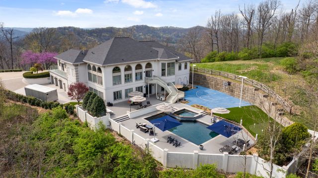720 Valhalla Ln, Brentwood, TN 37027