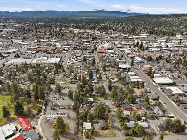 513 NE Irving Avenue, Bend, OR 97701