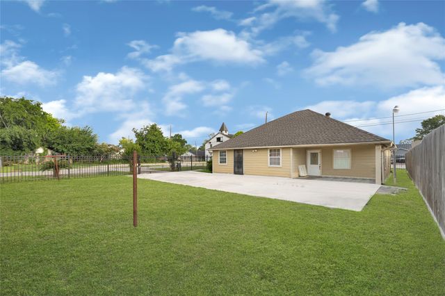 8004 Mendez Street, Houston, TX 77029