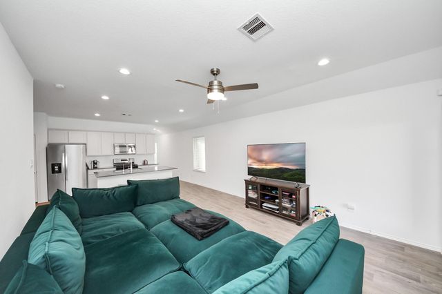 20122 Sienna Green Drive, Hockley, TX 77447