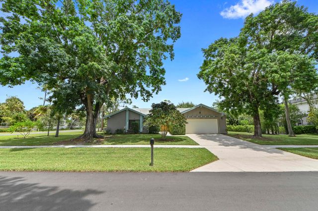 12373 Sawgrass Court, Wellington, FL 33414