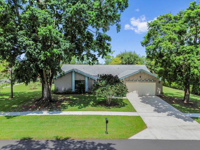 12373 Sawgrass Court, Wellington, FL 33414