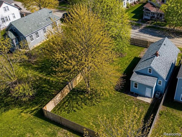 2415 Mclean Street, Hamtramck, MI 48212