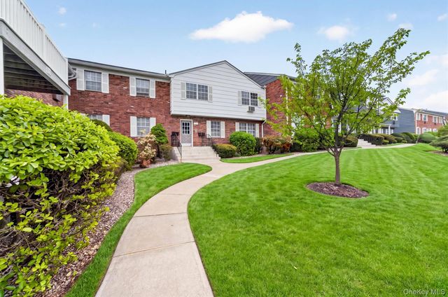 31 Doxbury Lane, Suffern, NY 10901
