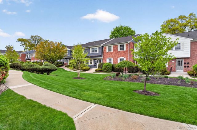 31 Doxbury Lane, Suffern, NY 10901
