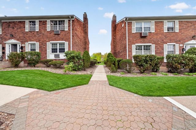 31 Doxbury Lane, Suffern, NY 10901