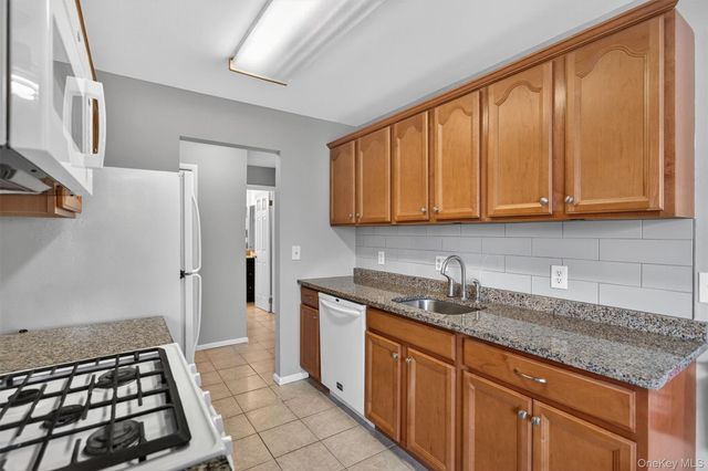 31 Doxbury Lane, Suffern, NY 10901