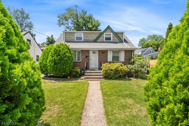 10 Greenwich St, Bergenfield Boro, NJ 07621