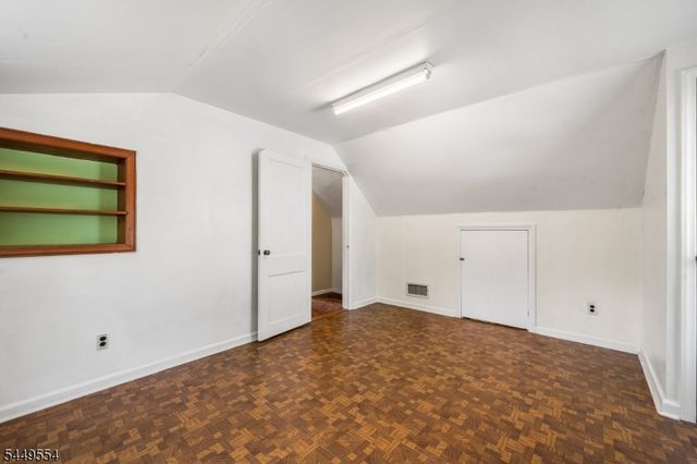 10 Greenwich St, Bergenfield Boro, NJ 07621