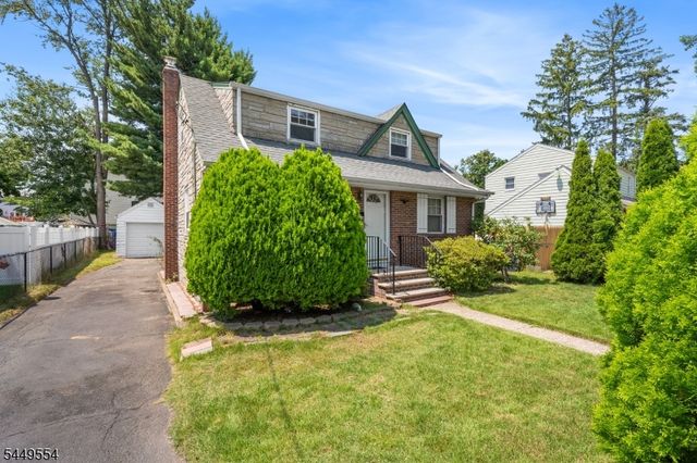 10 Greenwich St, Bergenfield Boro, NJ 07621
