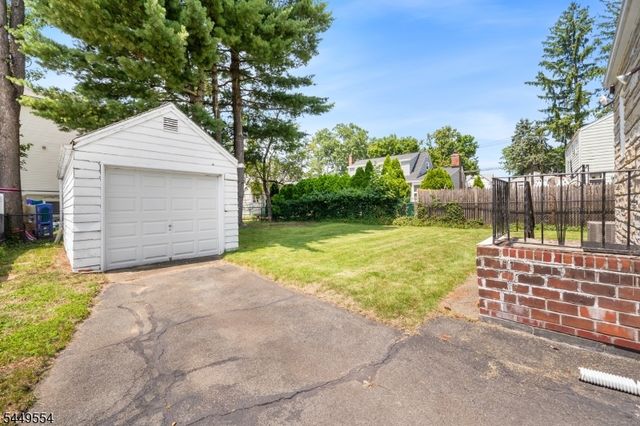 10 Greenwich St, Bergenfield Boro, NJ 07621