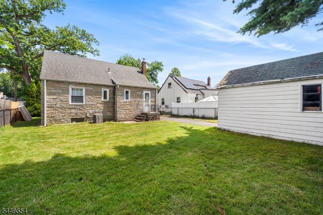 10 Greenwich St, Bergenfield Boro, NJ 07621