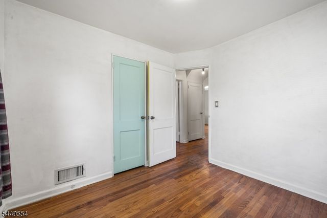 10 Greenwich St, Bergenfield Boro, NJ 07621