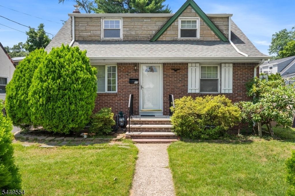 10 Greenwich St, Bergenfield Boro, NJ 07621