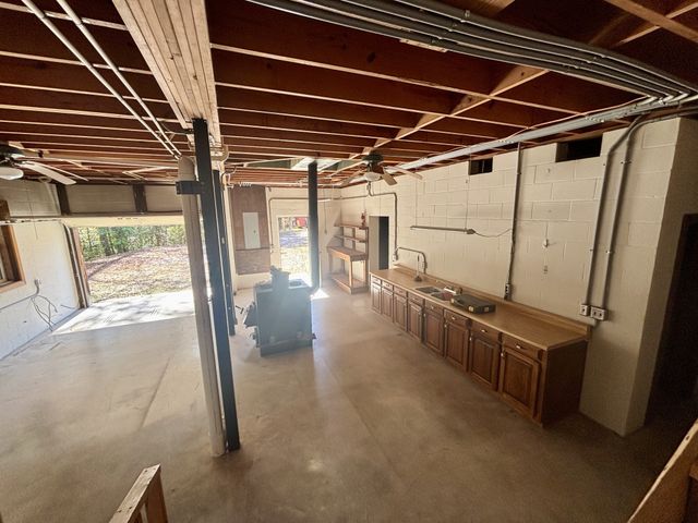 2917 Obie Adcock Rd, Smithville, TN 37166