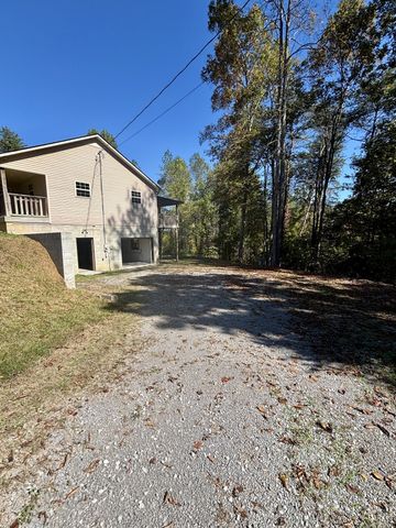 2917 Obie Adcock Rd, Smithville, TN 37166