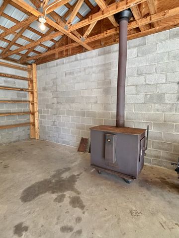 2917 Obie Adcock Rd, Smithville, TN 37166