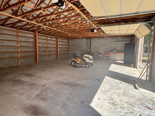 2917 Obie Adcock Rd, Smithville, TN 37166