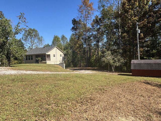 2917 Obie Adcock Rd, Smithville, TN 37166