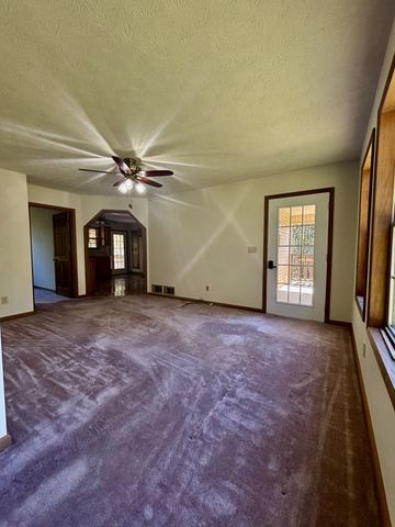 2917 Obie Adcock Rd, Smithville, TN 37166