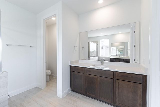 124 Silverbell LN, Bastrop, TX 78602