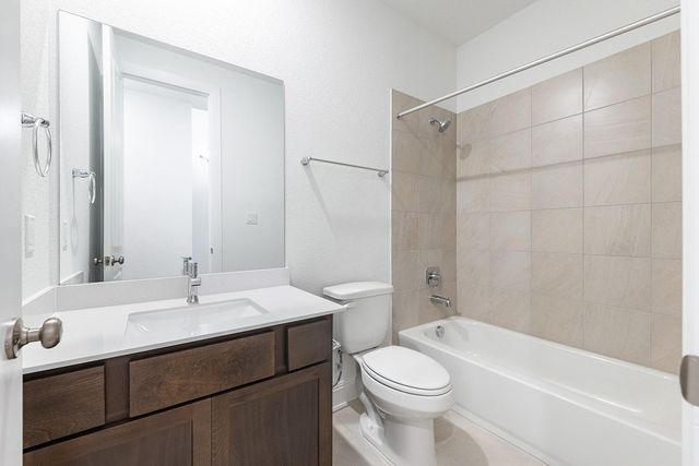 124 Silverbell LN, Bastrop, TX 78602