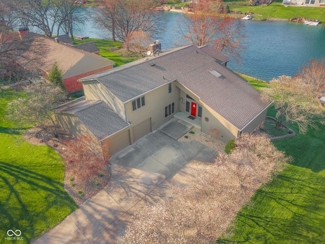 3830 Cove Road, Columbus, IN 47203