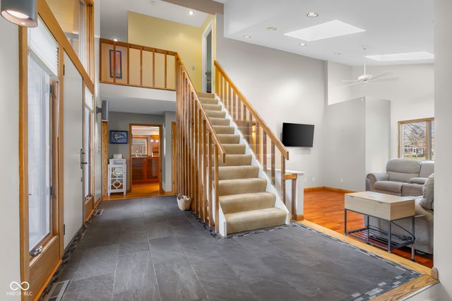 3830 Cove Road, Columbus, IN 47203