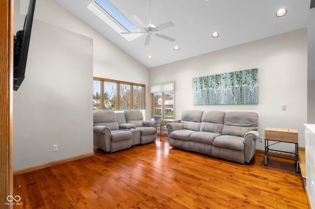 3830 Cove Road, Columbus, IN 47203