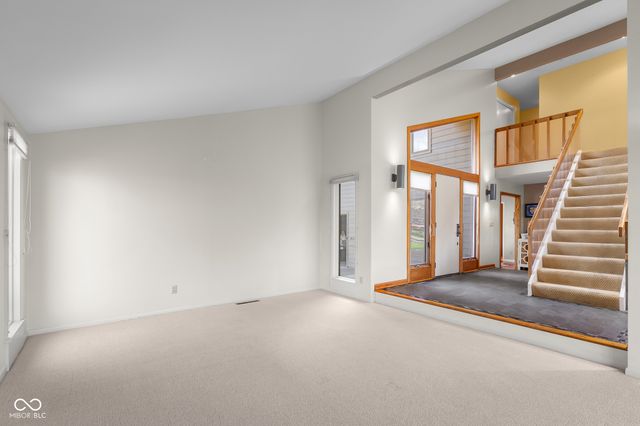 3830 Cove Road, Columbus, IN 47203