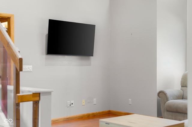 3830 Cove Road, Columbus, IN 47203