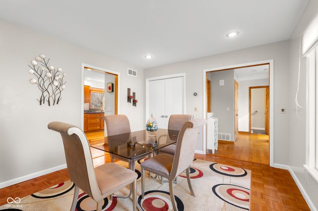 3830 Cove Road, Columbus, IN 47203