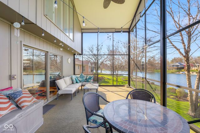 3830 Cove Road, Columbus, IN 47203