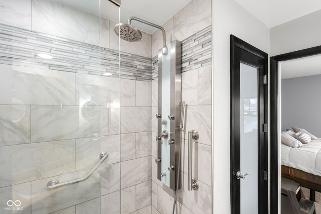 3830 Cove Road, Columbus, IN 47203