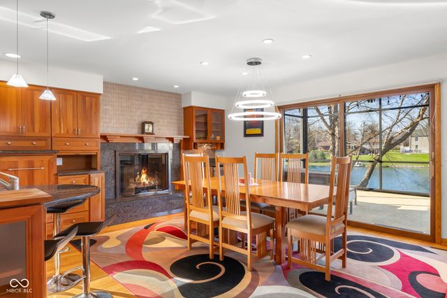 3830 Cove Road, Columbus, IN 47203