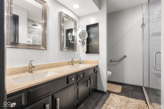 3830 Cove Road, Columbus, IN 47203