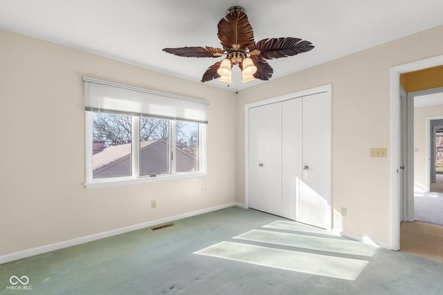 3830 Cove Road, Columbus, IN 47203