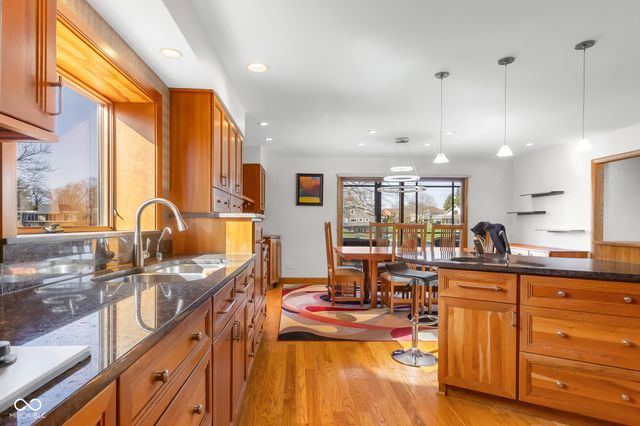 3830 Cove Road, Columbus, IN 47203