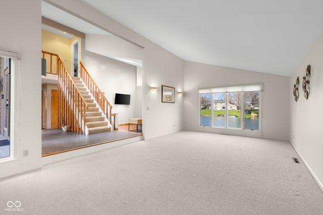 3830 Cove Road, Columbus, IN 47203