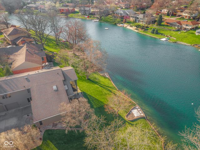 3830 Cove Road, Columbus, IN 47203