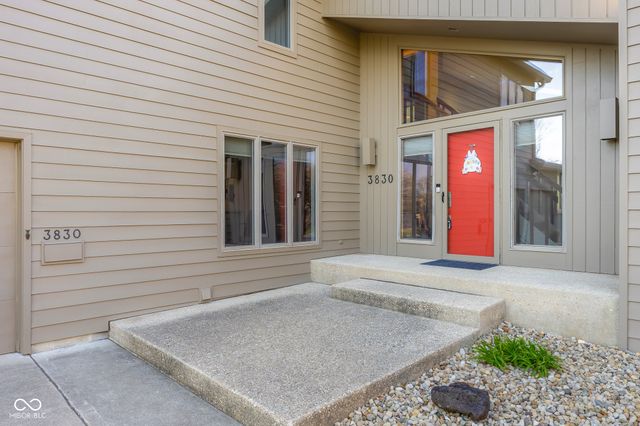 3830 Cove Road, Columbus, IN 47203