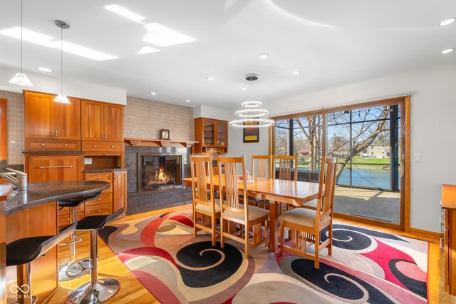 3830 Cove Road, Columbus, IN 47203