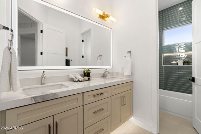 11221 E GREENWAY Road, Scottsdale, AZ 85255