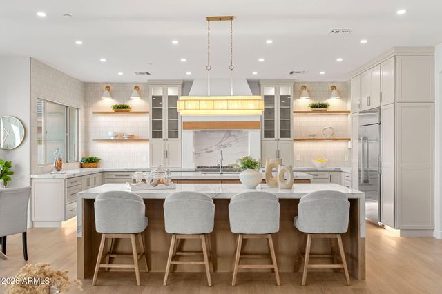 11221 E GREENWAY Road, Scottsdale, AZ 85255