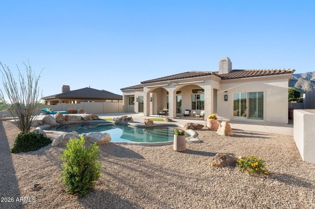 11221 E GREENWAY Road, Scottsdale, AZ 85255