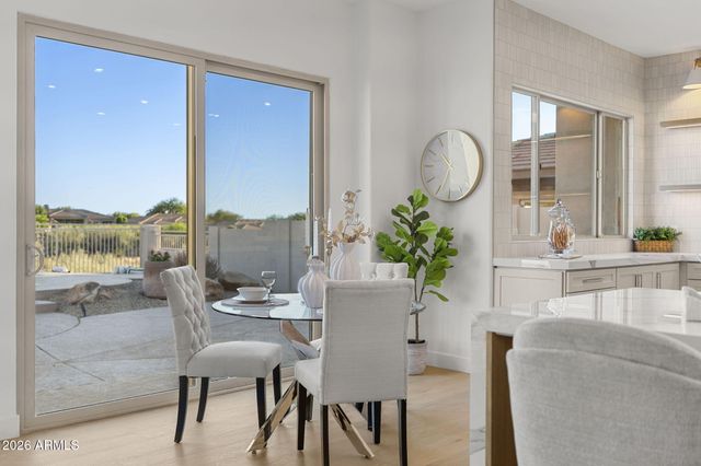 11221 E GREENWAY Road, Scottsdale, AZ 85255